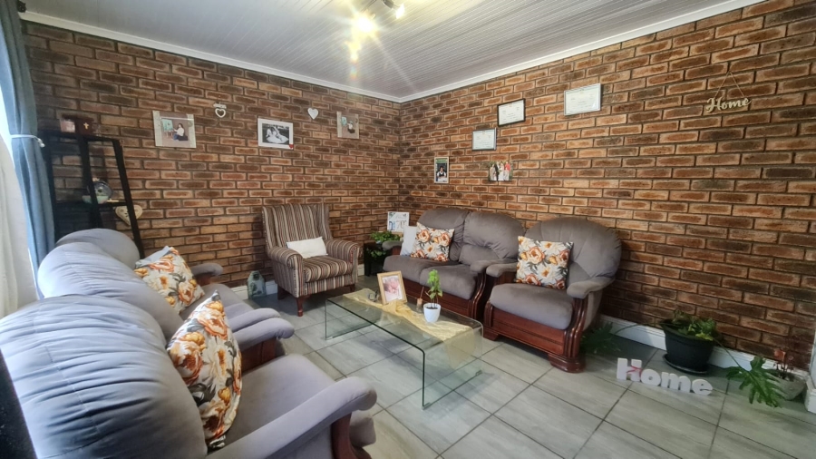To Let 3 Bedroom Property for Rent in St Dumas Western Cape